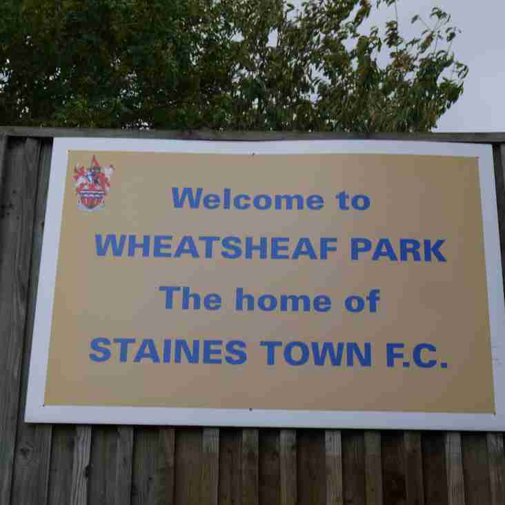 Staines sign a Christmas Noel...