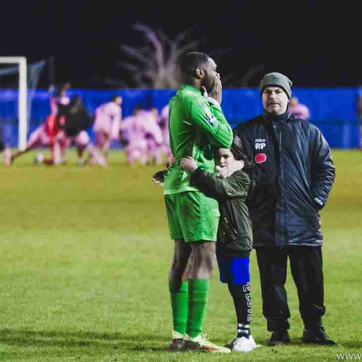Swifts bring in former Romford keeper