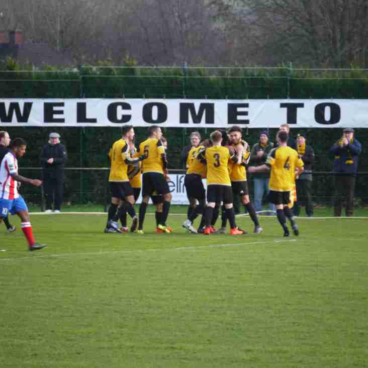 Moatsiders bring in ex-Dons midfielder