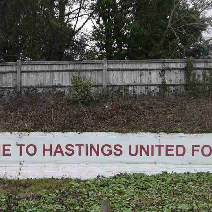 Elphick signs on again at Hastings