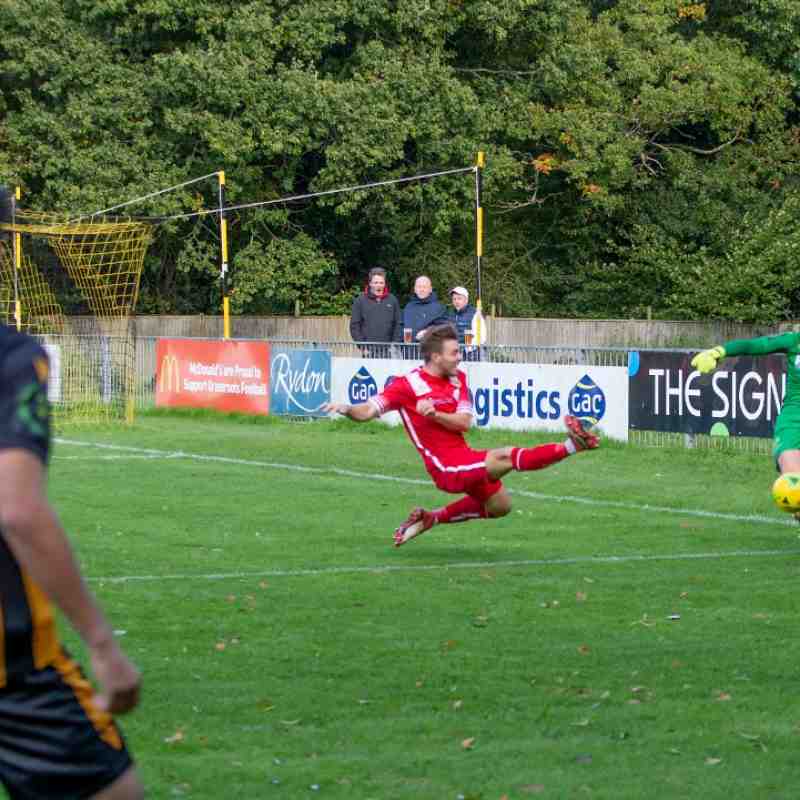 East Grinstead Town 0 Whitstable Town 3 (19/10/19)