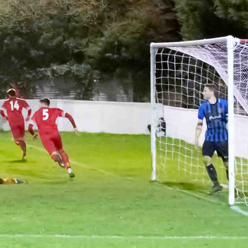 Whitstable Town 1 Sevenoaks Town 1 (4/1/20)